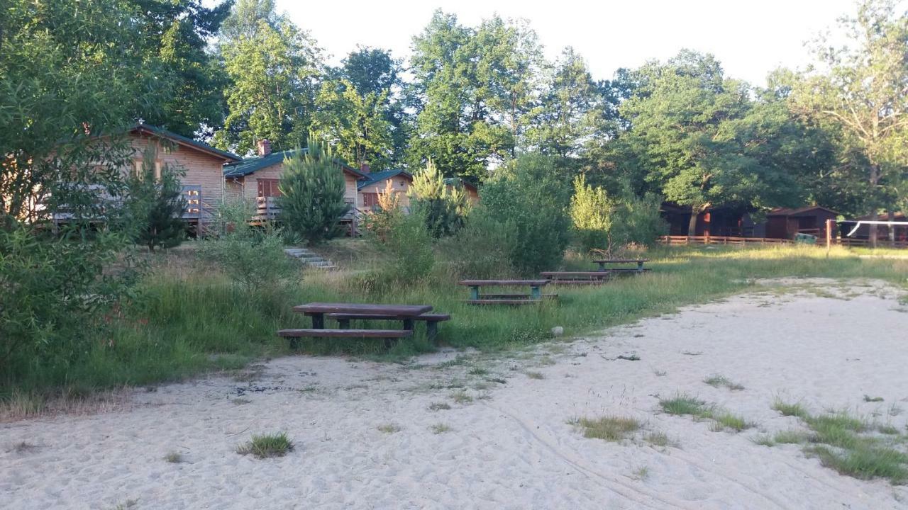 Domki Nad Jeziorem W Karlowicach Karlowice Exterior foto